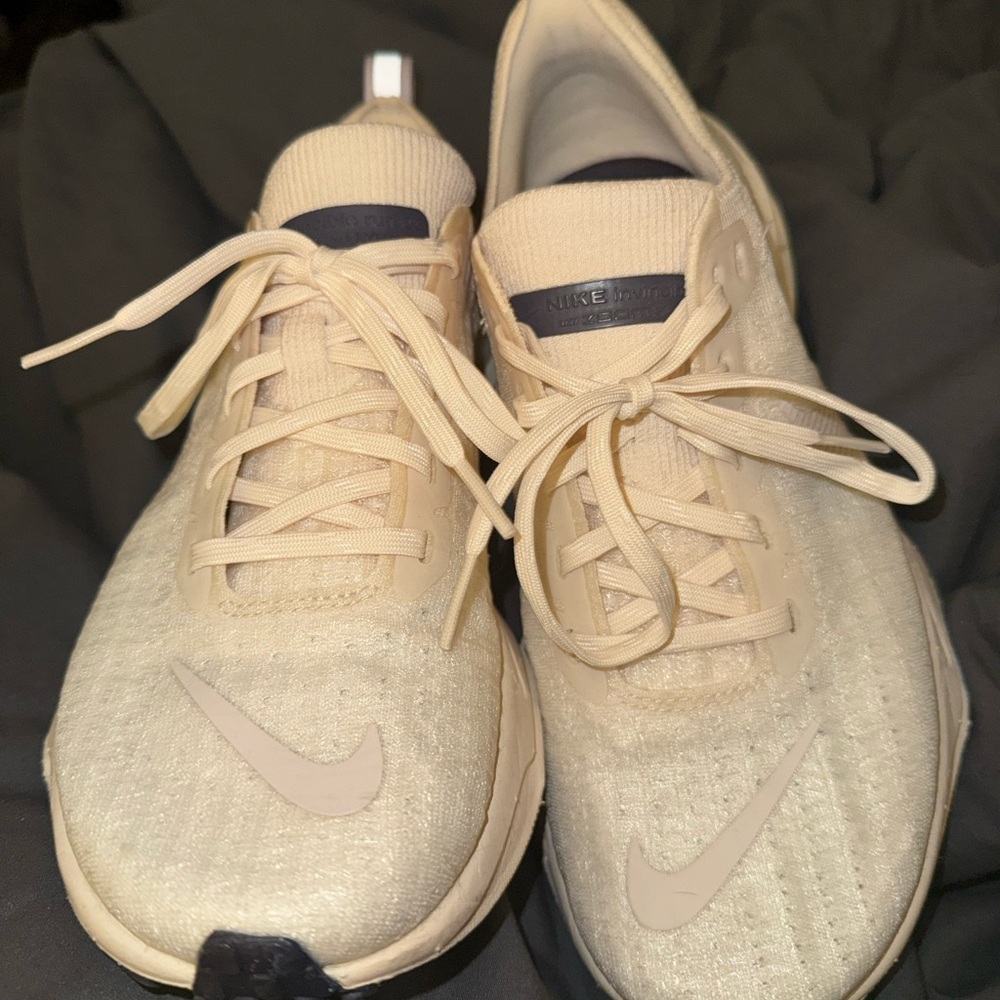 Nike Men's Cream Athletic Shoes - Picture 7 of 9